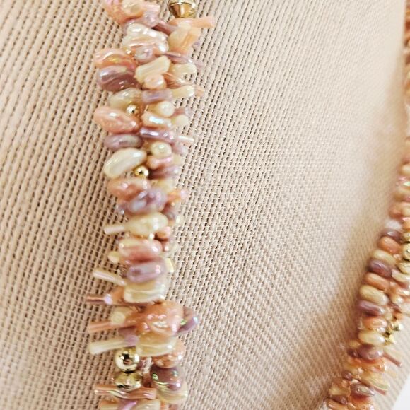 Vintage Jewels By Carle Deadstock Pink Coral Chip Triple Strand Beaded Necklace - Picture 7 of 13